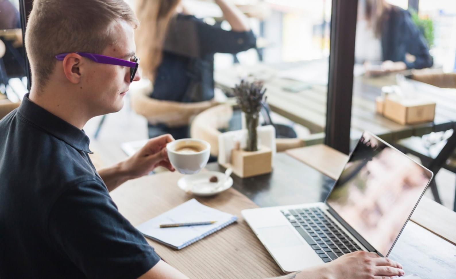 Espacio de trabajo colaborativo en nuestras oficinas de Las Palmas