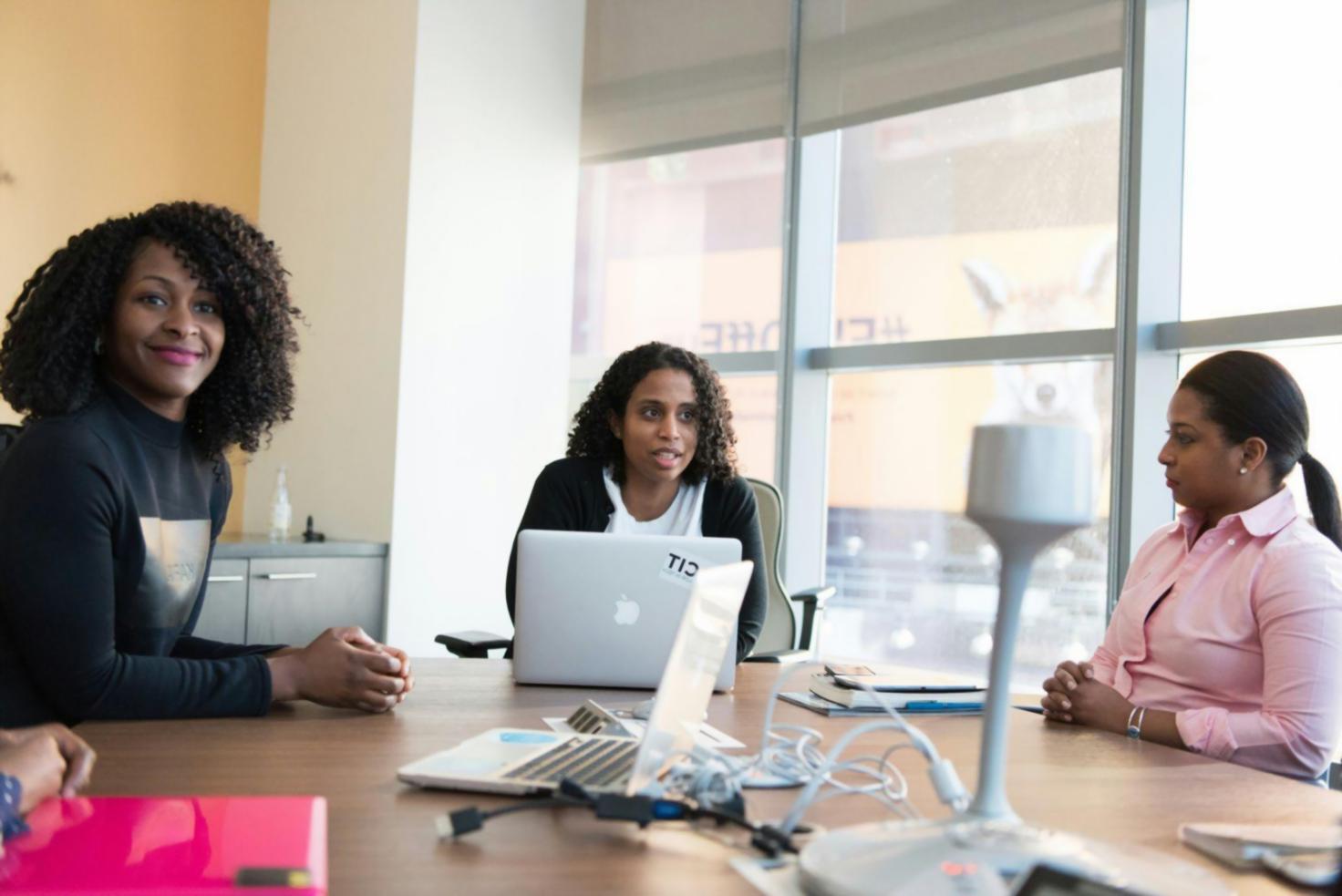 Sistema de seguridad y protección de datos financieros corporativos